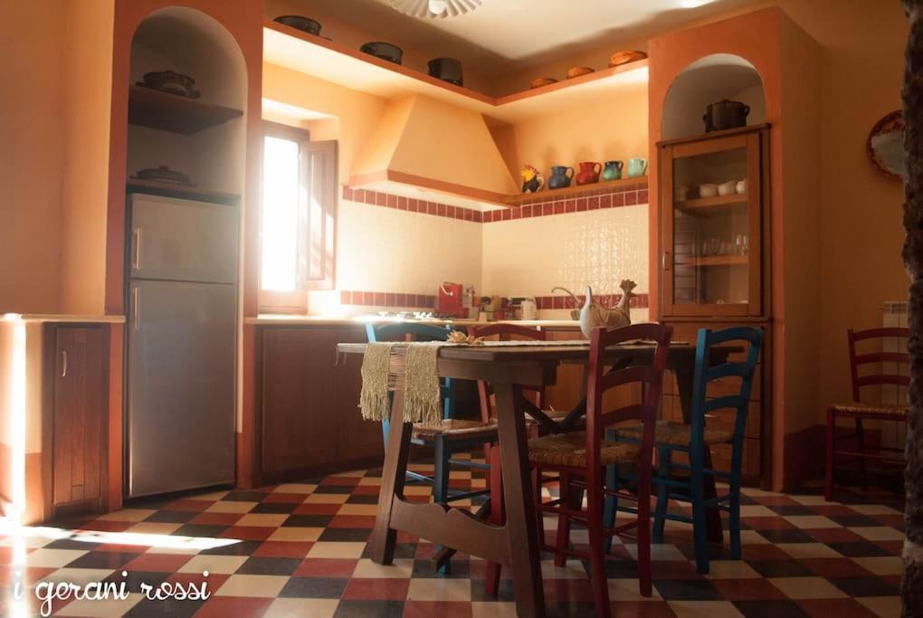 فندق I Gerani Rossi Paulilatino المظهر الخارجي الصورة